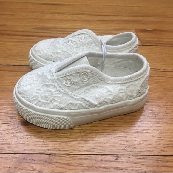 target white tennis shoes